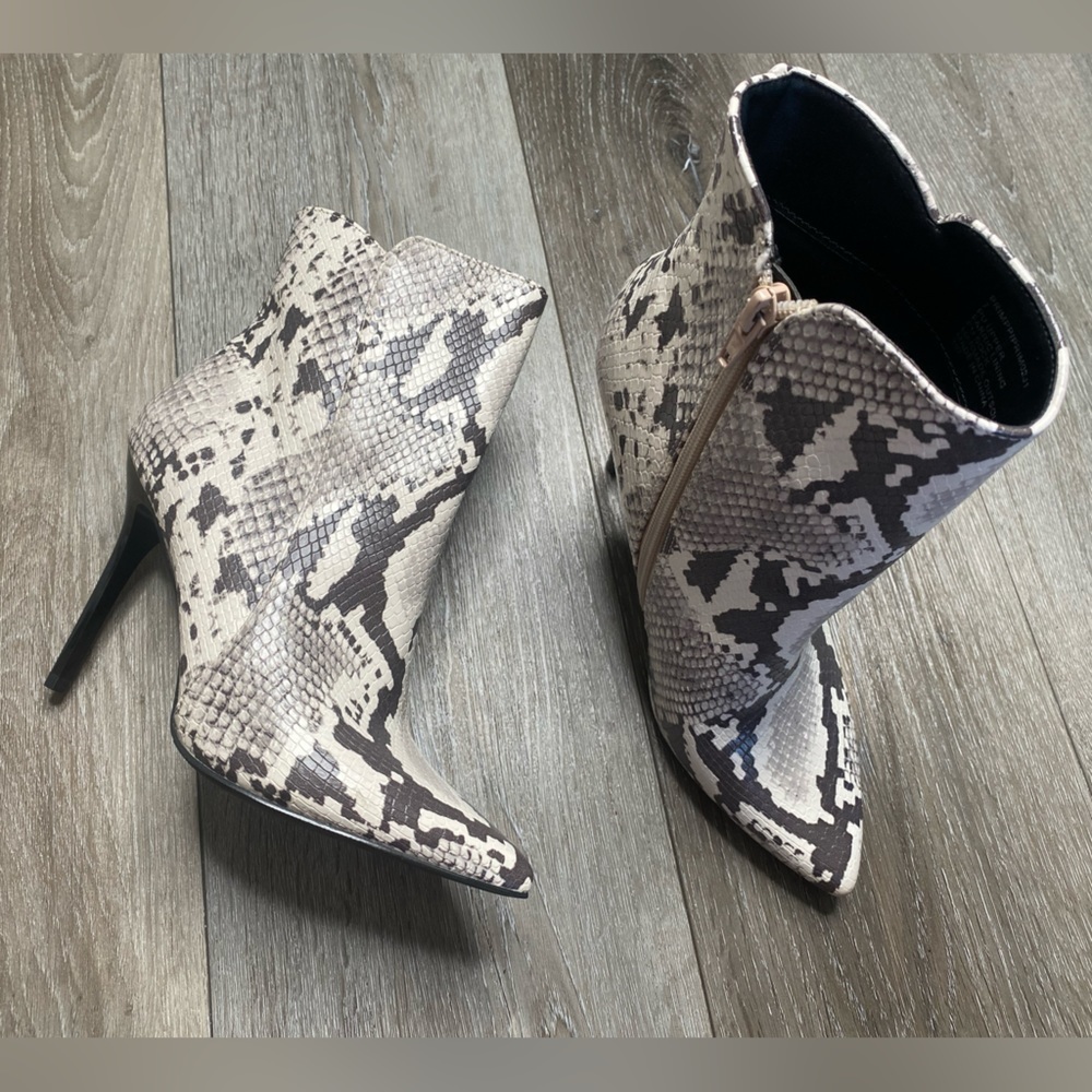 Madden Girl Snake Print Ankle Booties Pointed Toe Primpp/Prim02J1 Size 7 - Picture 11 of 16